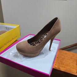 Taupe Stilettos Size 8 And 1/2