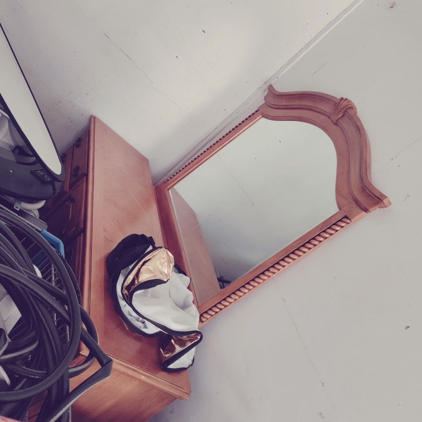 brand new and slightly used furniture sale brand new Queen memory foam mattress with the platform bed