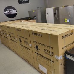 SAMSUNG BLACK STAINLESS STEEL STOVES ON BOX 3N
