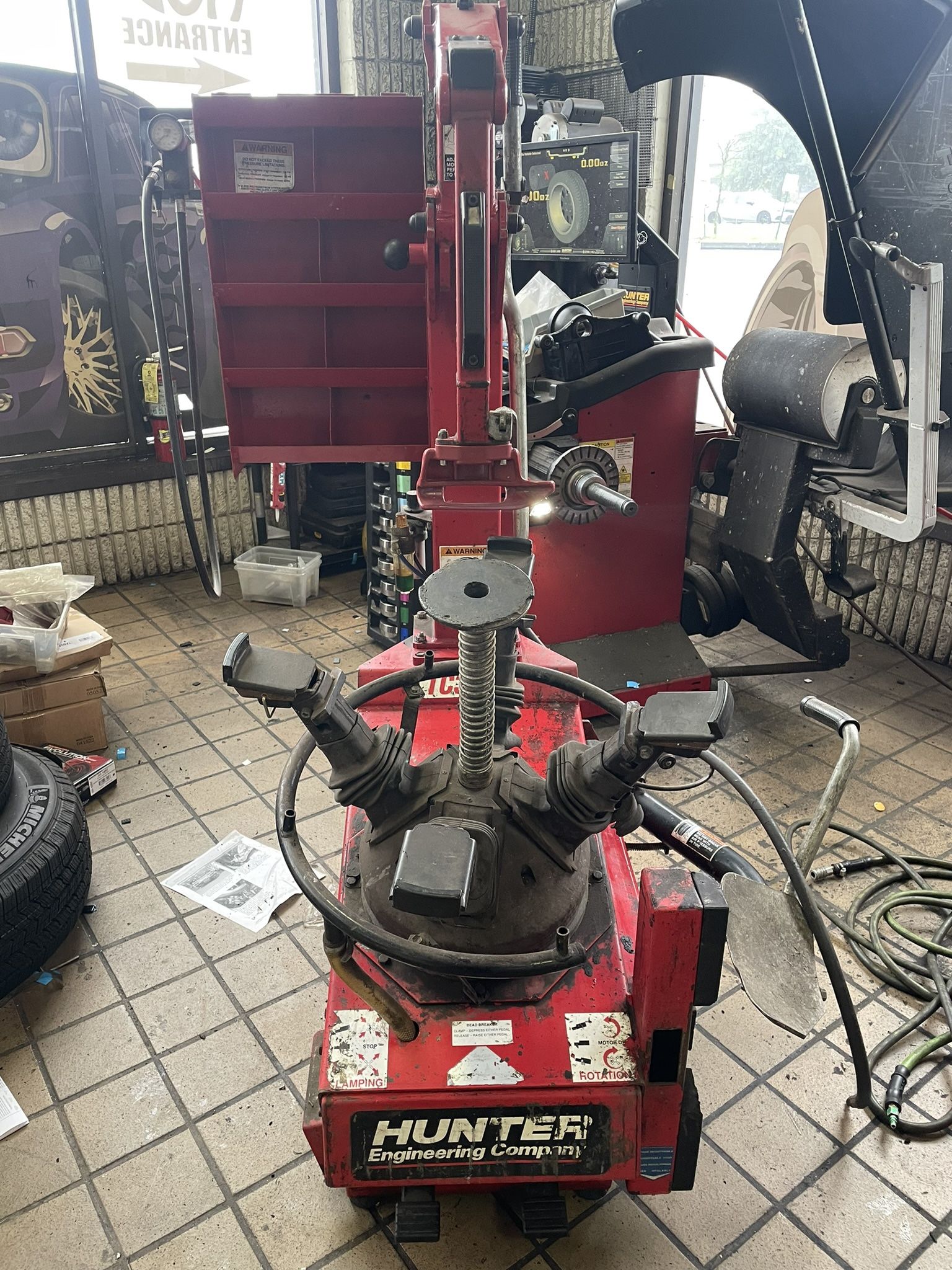 Hunter TC3250 Tire Machine Needs Service