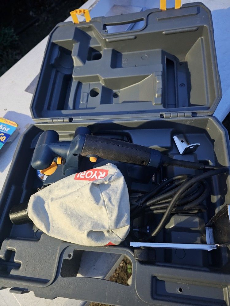 Ryobi 3-1/4 inch electric planer with dust bag , Brand new in hard case
