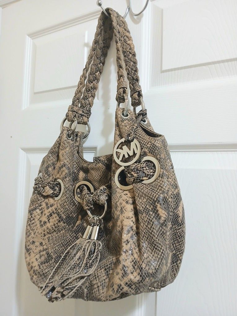 .Michael Kors Snake Skin. Shoulder Bag Large