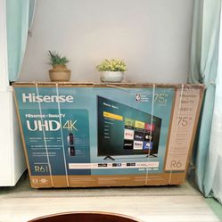 HD293 75” Hisense smart 4k Roku led tv floor model 