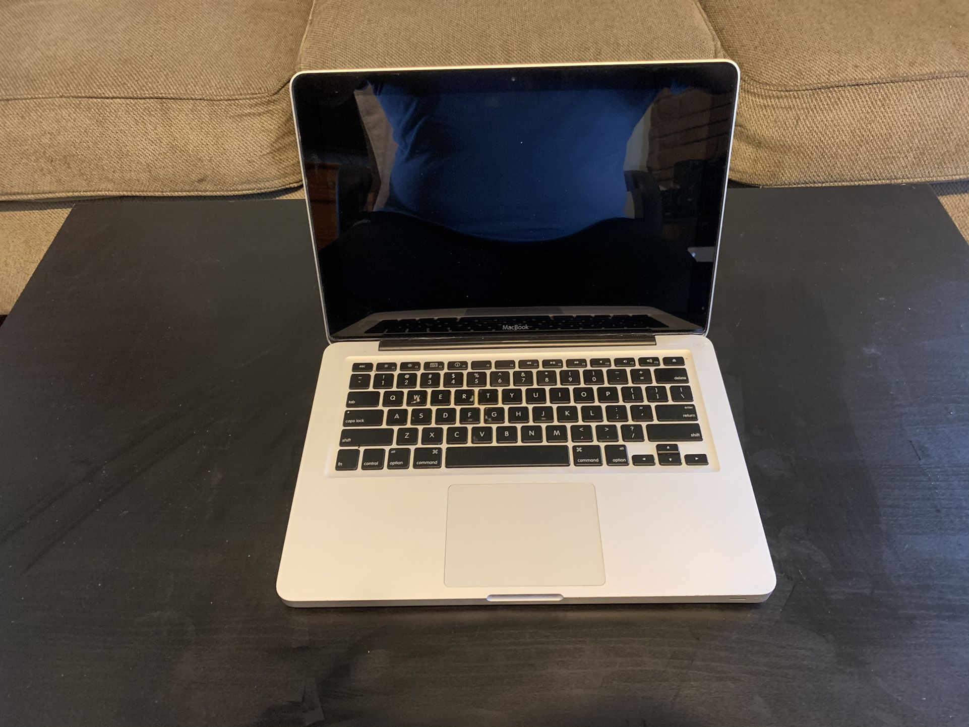 MacBook 13.3" Laptop - 8GB Memory - 128GB Storage (2012) - Silver