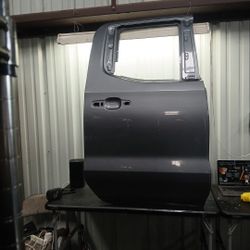 2019 - 2023 CHEVY SILVERADO 1500 GMC SIERRA 1500 RIGHT PASSENGER REAR DOOR OEM