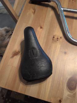 Cult pivotal bmx seat