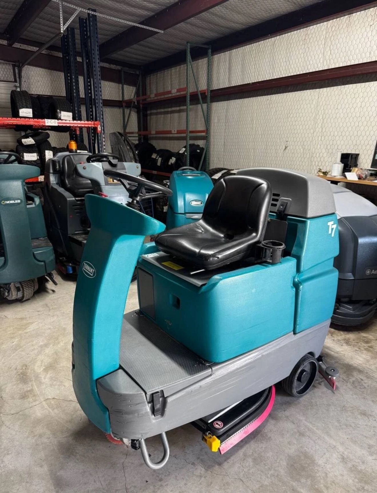 Tennant T7 Ride-On Floor Scrubber