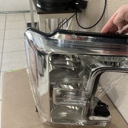 Ford Super Duty Headlight 