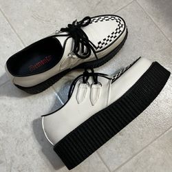 Demonia White Platform 