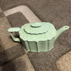 1940’s Hall Benjamin Teapot