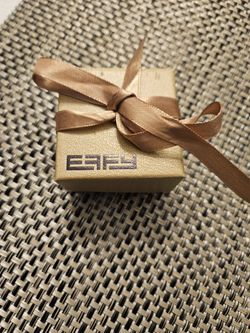 18K White Gold and Diamond Ring