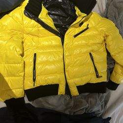 Ice Berg Yellow Jacket