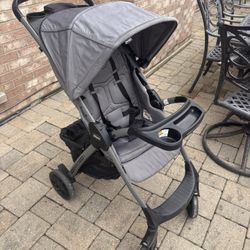 Chicco Mini Bravo Plus Lightweight Stroller