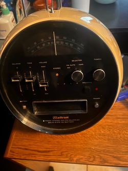 Weltron 2001 Space Ball Radio