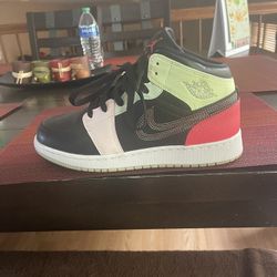 Big Girls Jordan 1 Size 7 