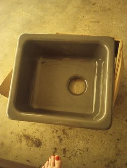 KOHLER PORCELAIN SINK
