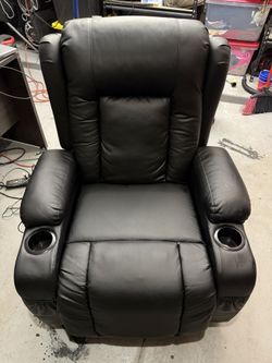 Black Recliner Massages