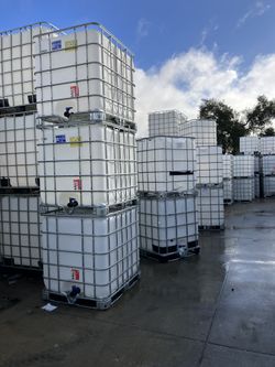 275 Gallon IBC Totes  Metal Caged  330 Gallon  Water Tanks