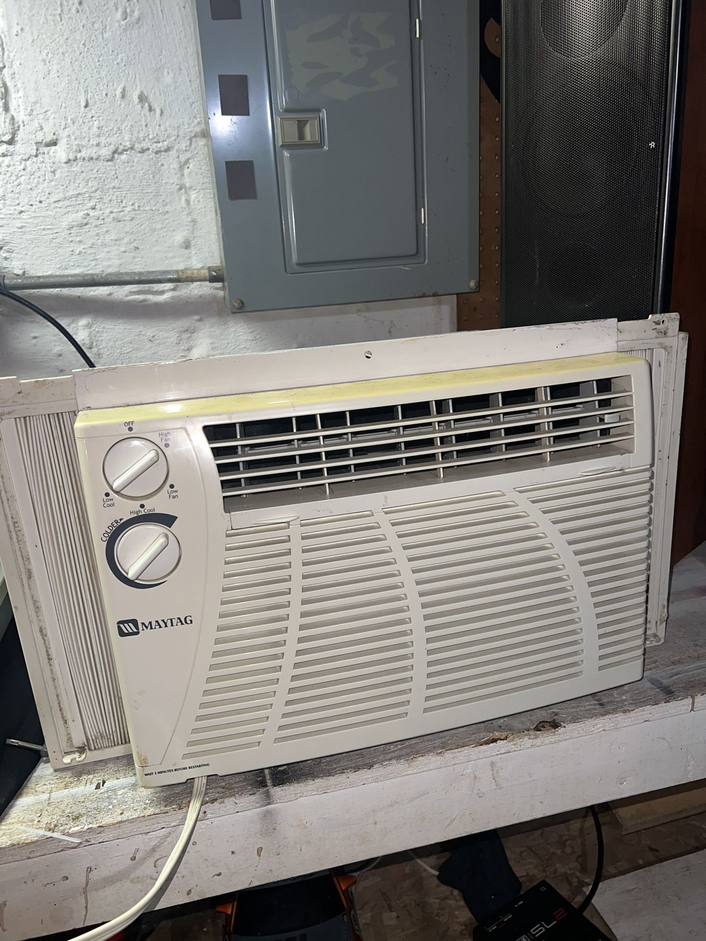 MAYTAG Air Conditioner
