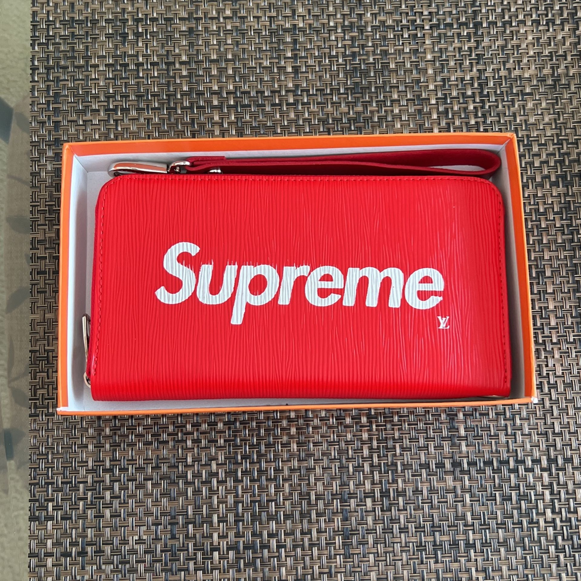 Louis Vuitton Supreme Zip Around Wallet  Item