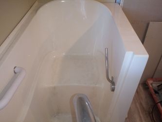 Walk in tub. For sale: $300.00 obo