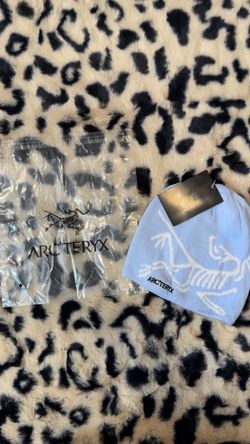 Arc'teryx light blue Knit Beanie with Tags