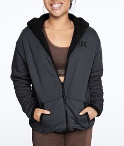 New VICTORIA’S SECRET PINK XLARGE REVERSIBLE SHERPA JACKET HOODIE ❤️❤️ all black Sherpa or picture
