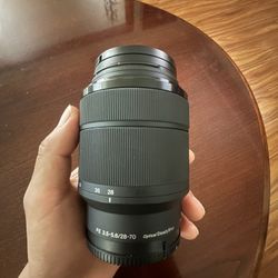 Sony FE 3.5-5.6 / 28-70  Lens