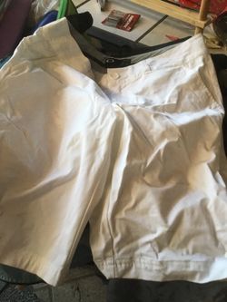 Sorts Oakley size 30