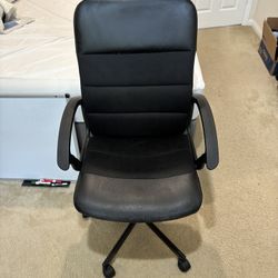 Black Office Chair 🪑 Adjustable And Swivel