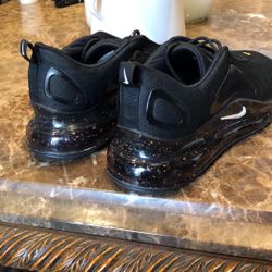 Nike Airmax 720 Hot Lava 