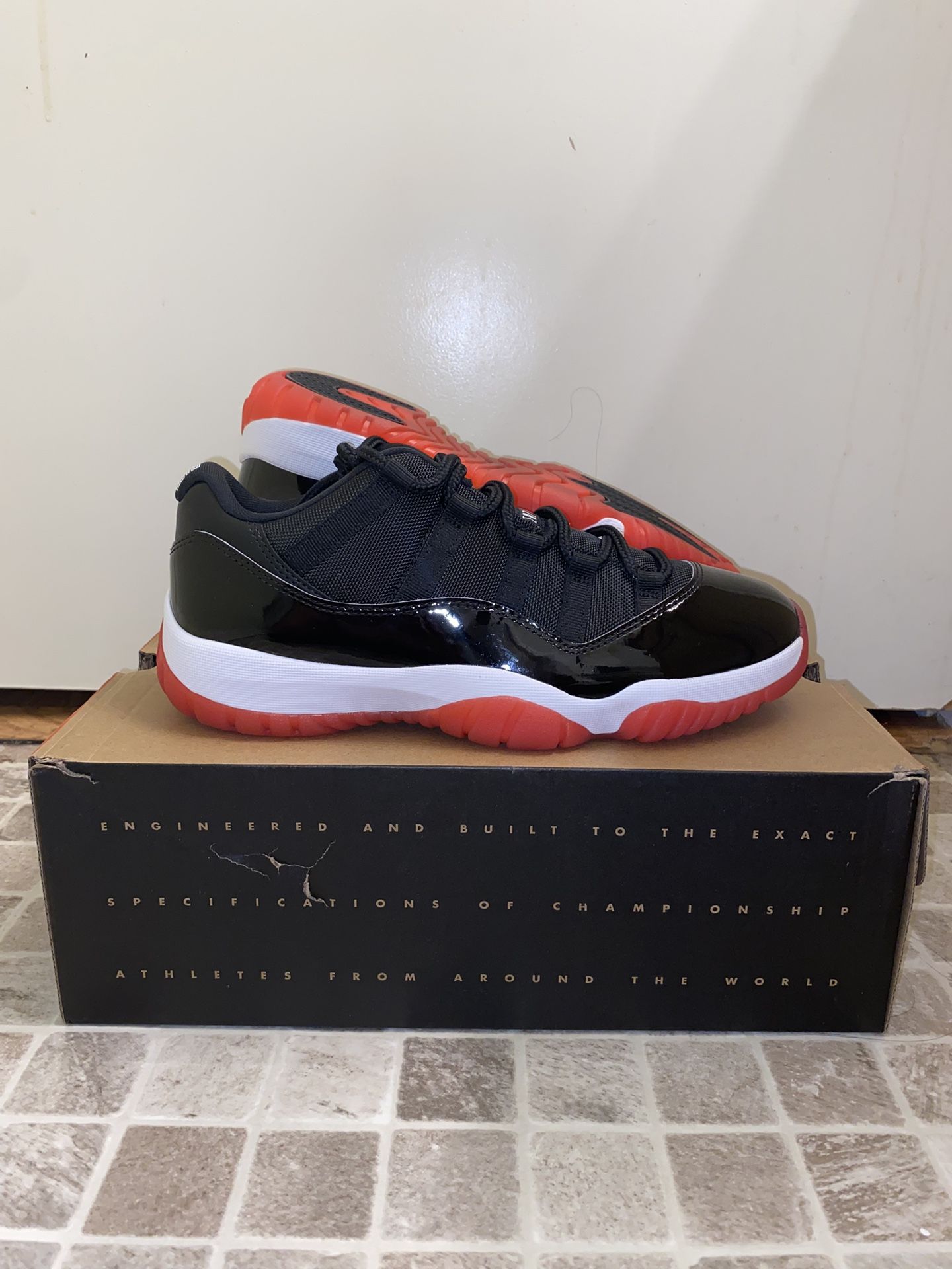 NEW Sz9.5M Air Jordan 11 Retro Low Original All