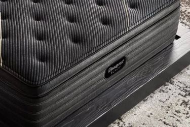 Queen BEAUTYREST Black C-Class medium Tight Top or Plush Pillow Top Mattress Pocketed Coils Cooling Memory Foam $1,000 (3,500+ msrp) pick up can deliv