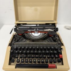 Vintage Typewriter “ROMANTIC” – Retro Aesthetic / Home Decor Piece