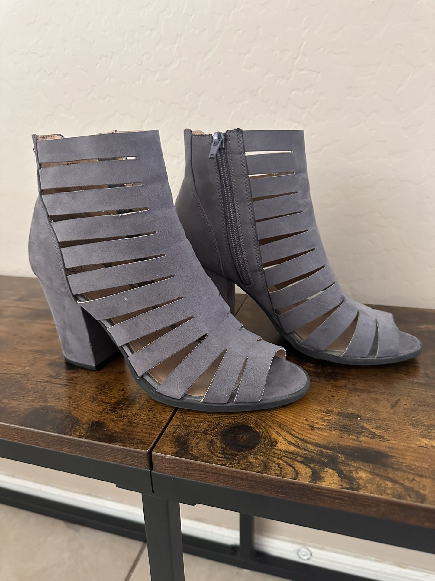 8 1/2 BRASH Stilettos — Like New