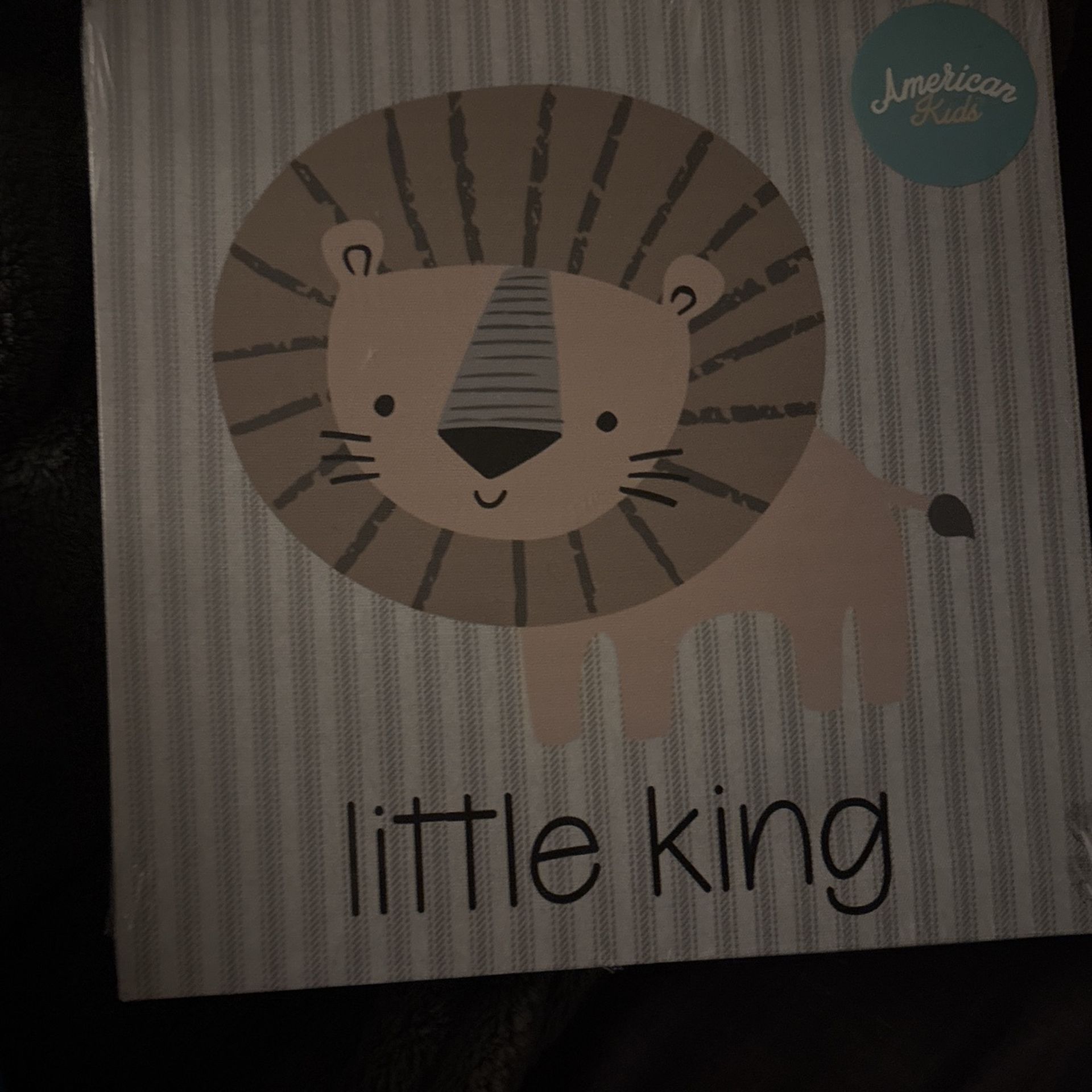 Little King Wall Decor