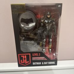 Mcfarlane Cows Fund Batman With Batsignal 