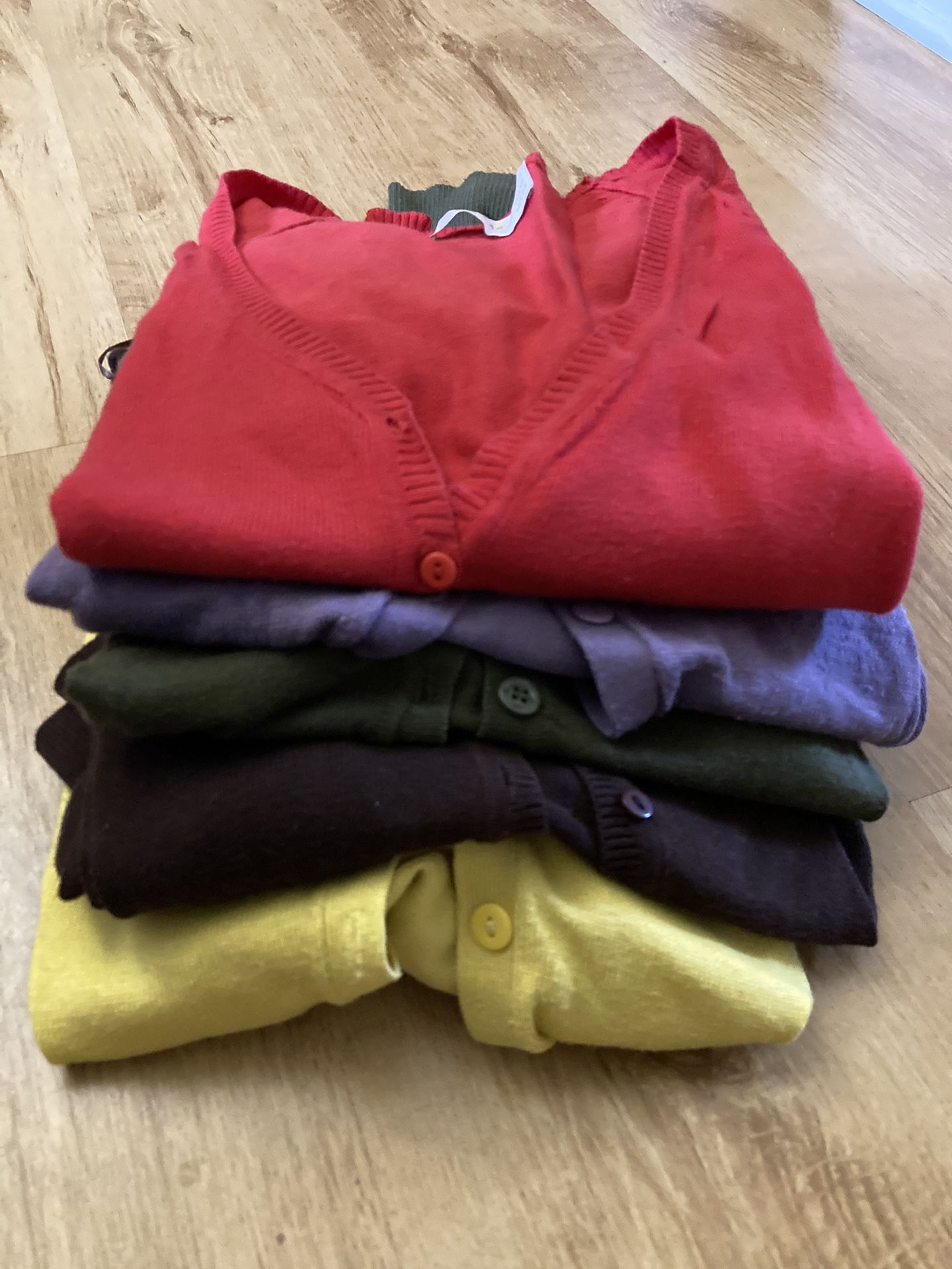 Lot of 5 cardigans: red, purple, yellow, brown and green from Zara, Pull and Bear. Women size XS/S