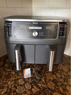 NINJA FOODIE 10Qt XL Dual Zone Air Fryer- Model DZ401