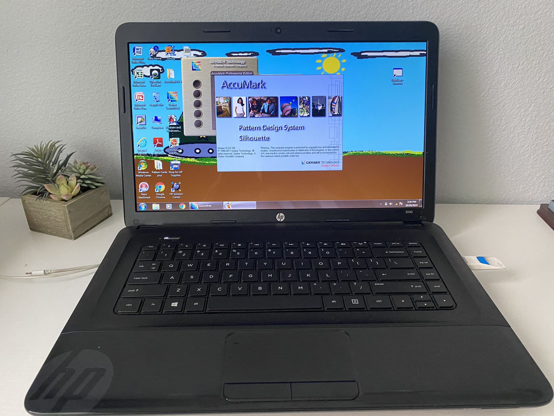 HP Laptop With GERBER V8.5 Program