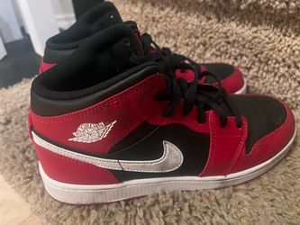Size 7 vans and Jordan’s