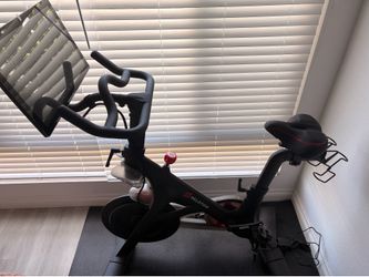 Peloton Bike – Excellent Condition