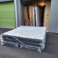 Brand New King Size Memory Foam Mattress And Box Spring 