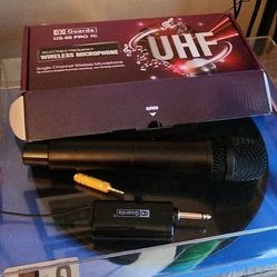 Brand NEW Wireless Karaoke Microphone And Stand