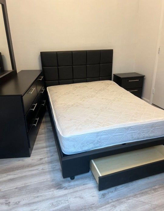 Bedroom Set ⭐️ (BED FRAME QUEEN SIZE + DRESSER WITH MIRROR + 2 NIGHTSTANDS)