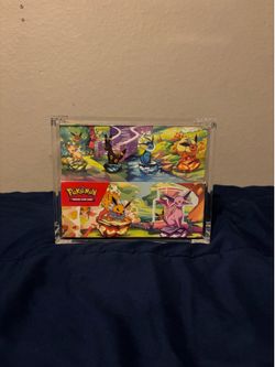 Prismatic mini tin display