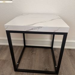 Brand new Accent table - End / side table for living room 