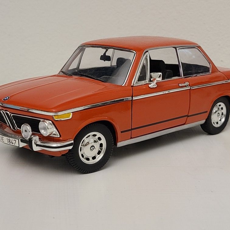 Anson 1/18 BMW 2002 Tii Diecast Model for Sale in Chino, CA - OfferUp