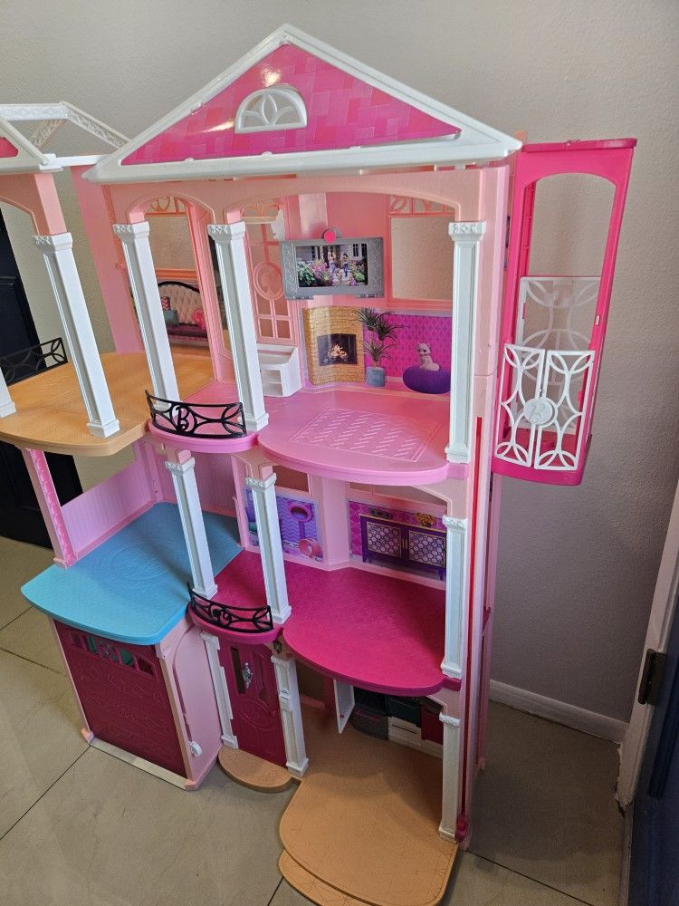 Doll House