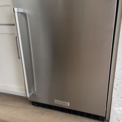 Kitchen Aid Under Counter Bar Fridge